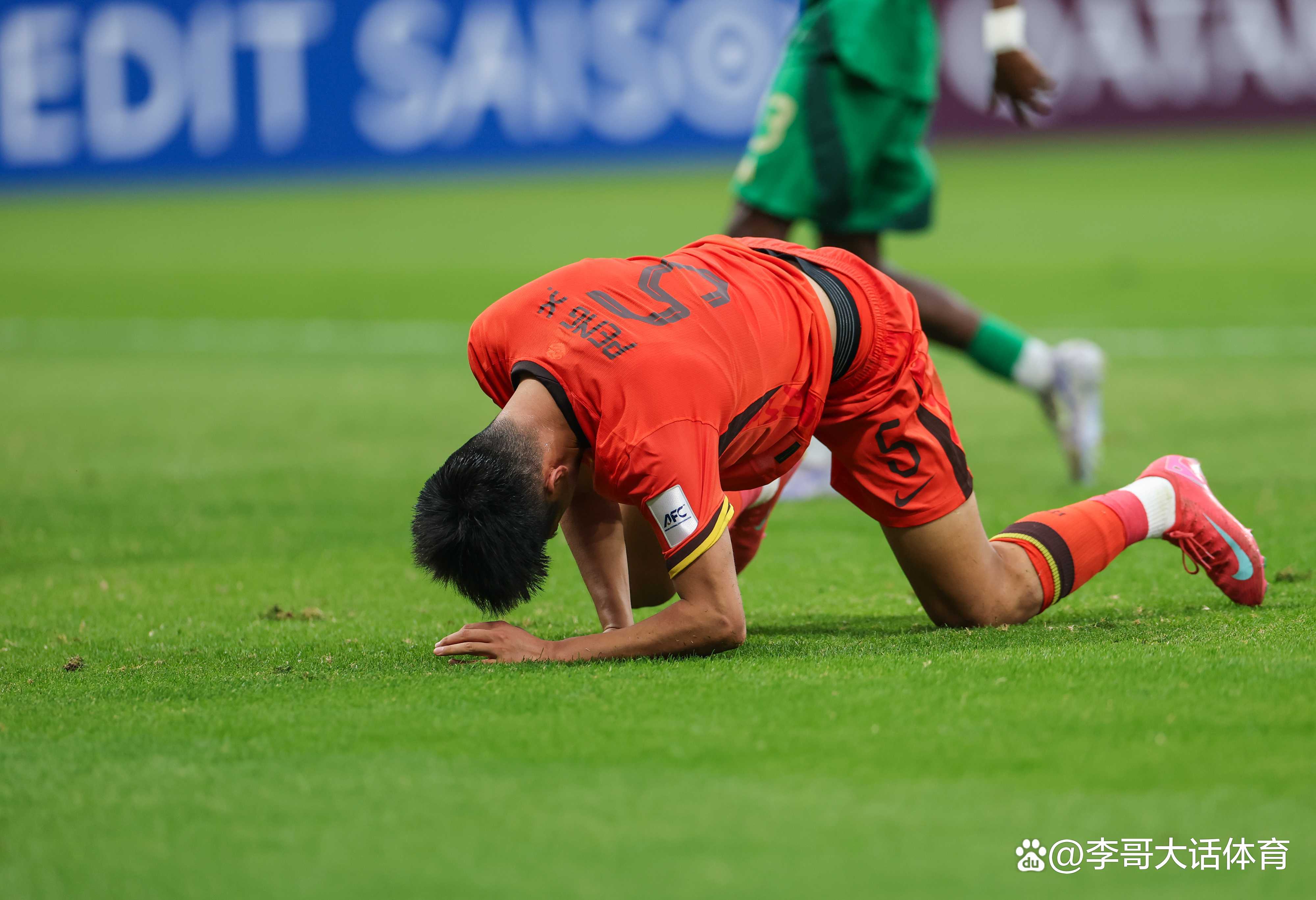 加时末段体能课后;比利亚雷亚尔绝杀压哨备战西甲;话题不断;资深球员宣示担当的简单介绍 加时末段体能课后;比利亚雷亚尔绝杀压哨备战西甲;话题不断;资深球员宣示担当的简单介绍